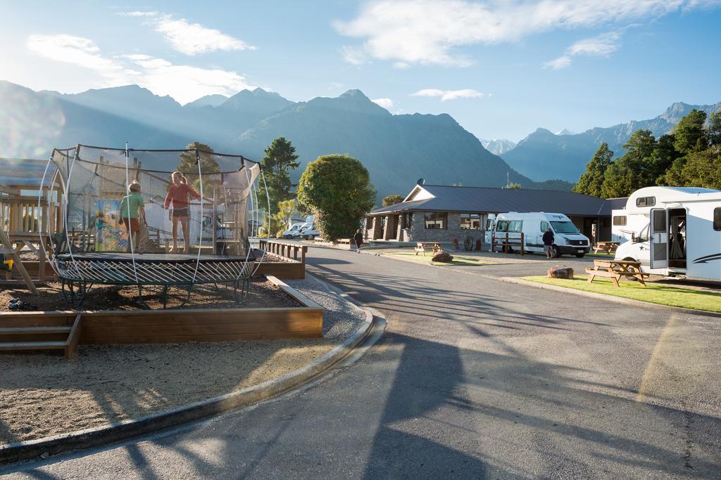 Fox Glacier Top 10 Holiday Park & Motels Exterior photo