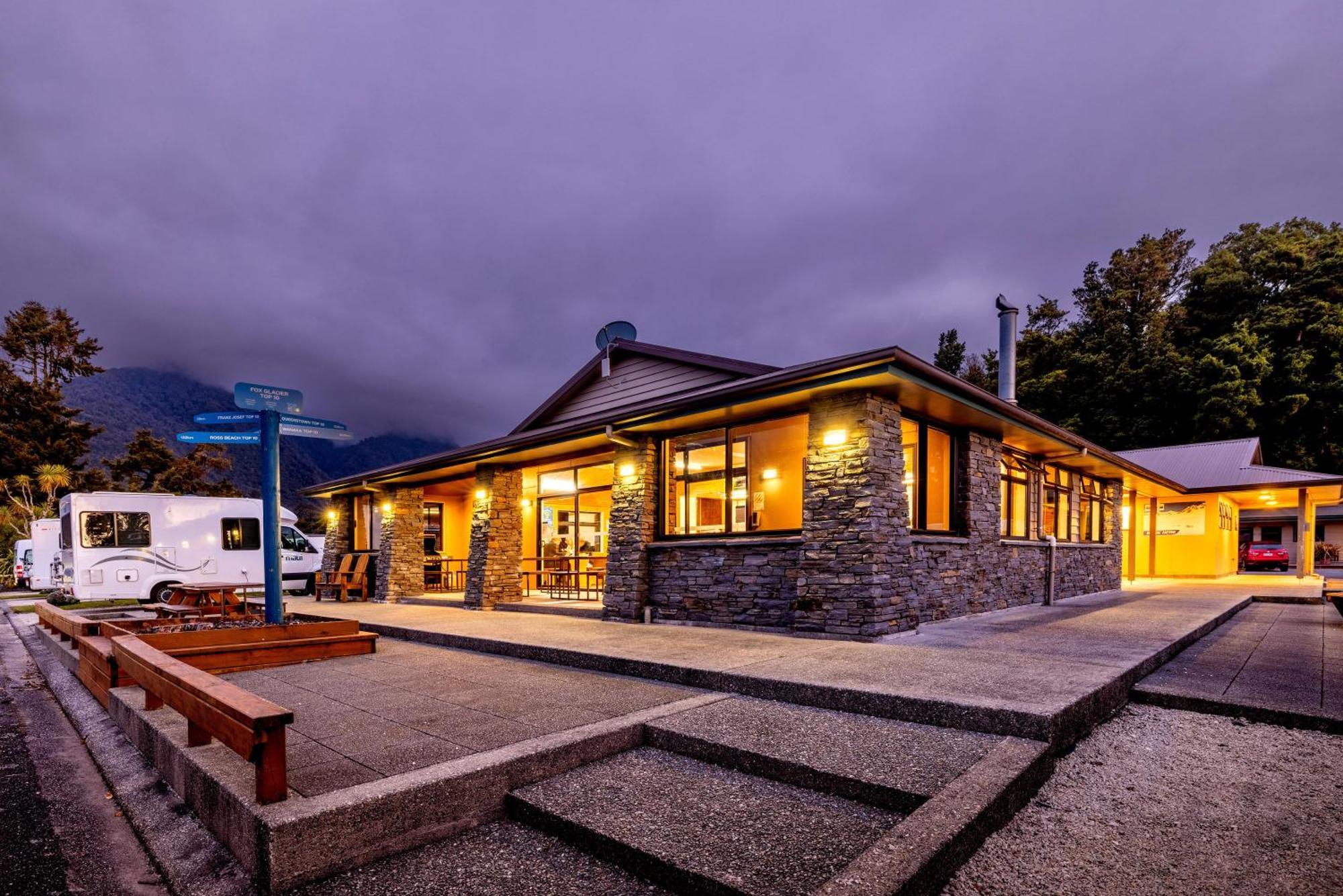 Fox Glacier Top 10 Holiday Park & Motels Exterior photo