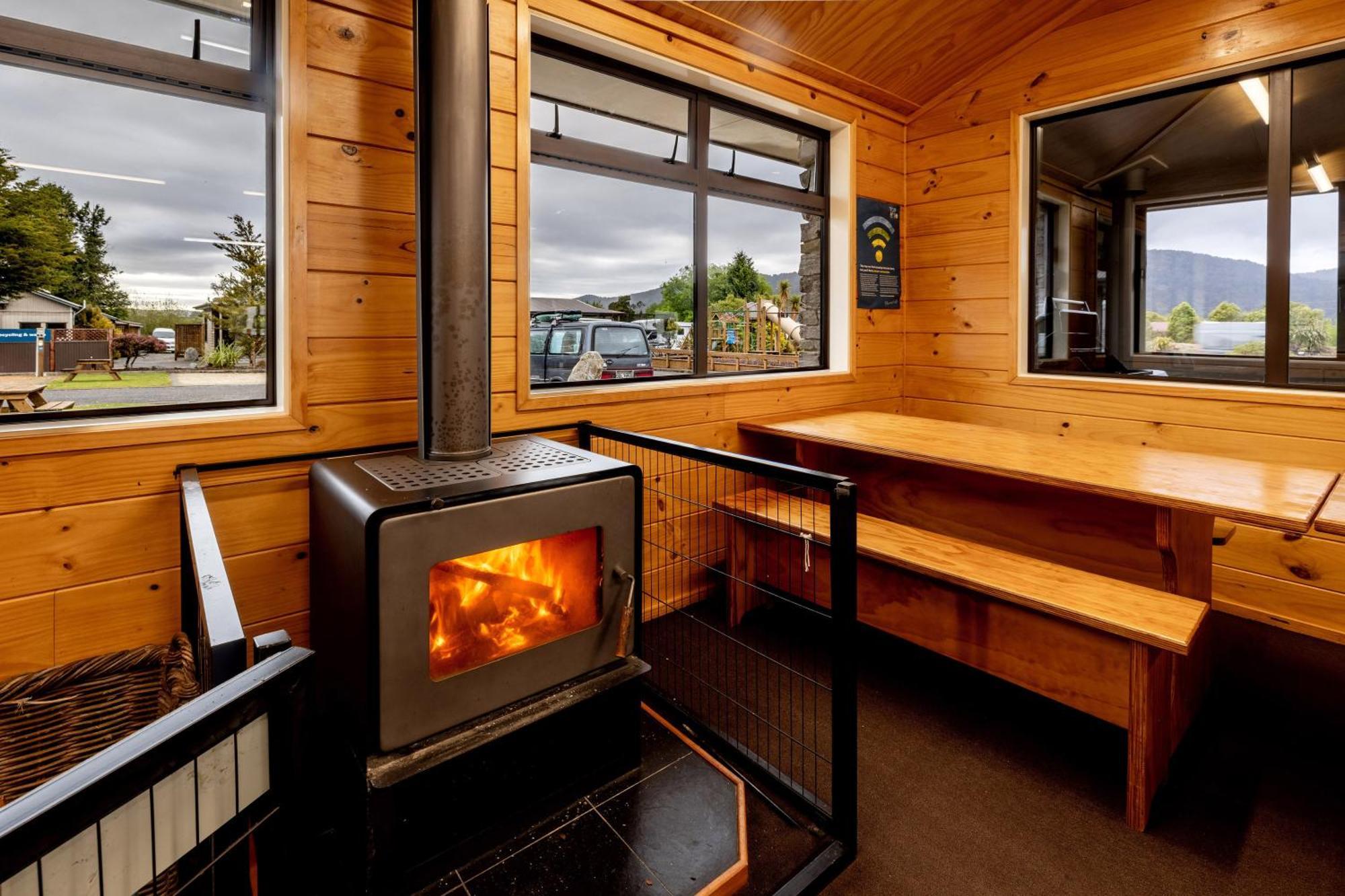 Fox Glacier Top 10 Holiday Park & Motels Exterior photo