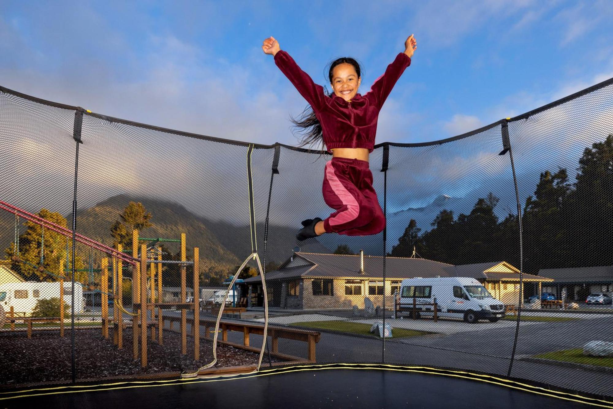 Fox Glacier Top 10 Holiday Park & Motels Exterior photo